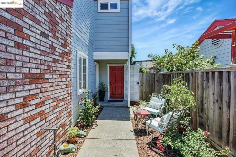16 Town Sq Pl, Oakland, CA 94603 - #2