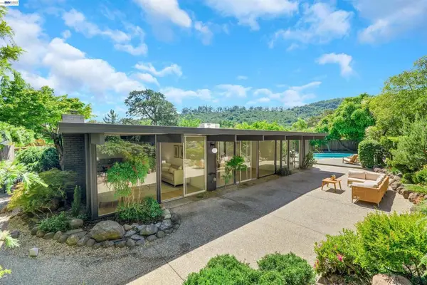 15 Don Timoteo Ct, San Rafael, CA 94903