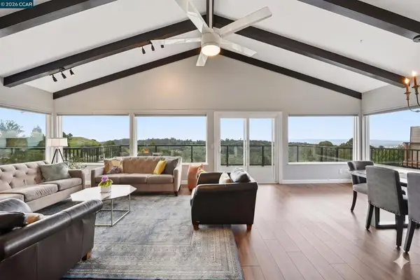 10570 Englewood Dr, Oakland, CA 94605