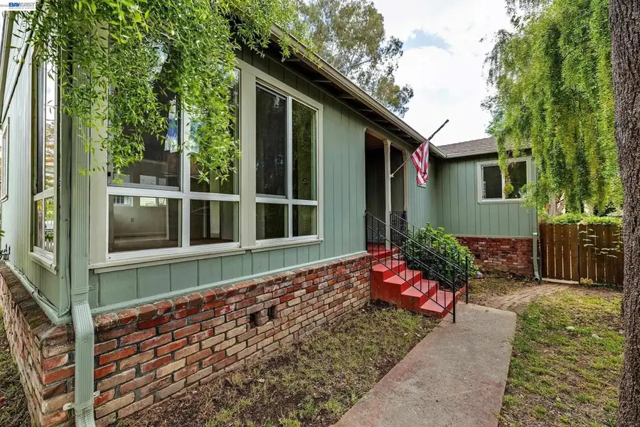 1947 E St, Hayward, CA 94541 - #2
