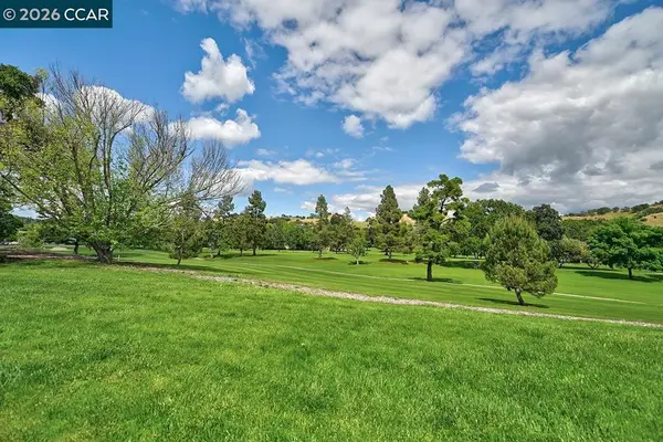 2324 Tice Creek Dr #3, Walnut Creek, CA 94595