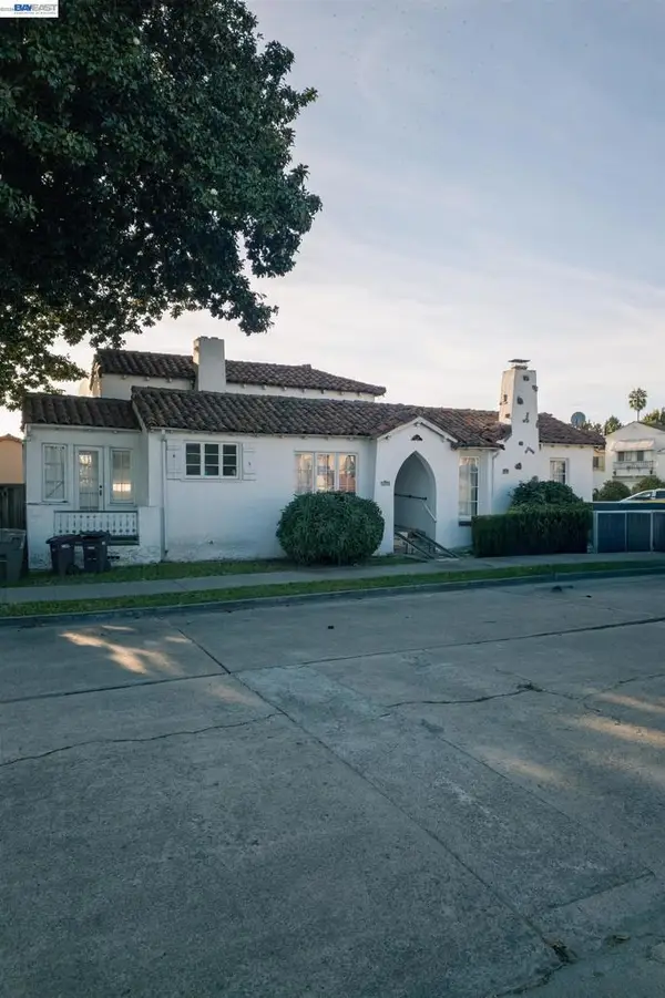 5685 Carberry Ave, Oakland, CA 94609