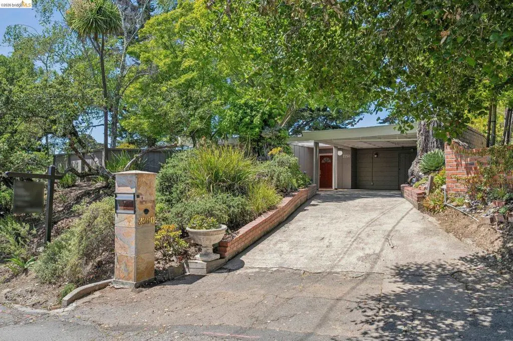 2250 Pelham Pl, Oakland, CA 94611 - #1