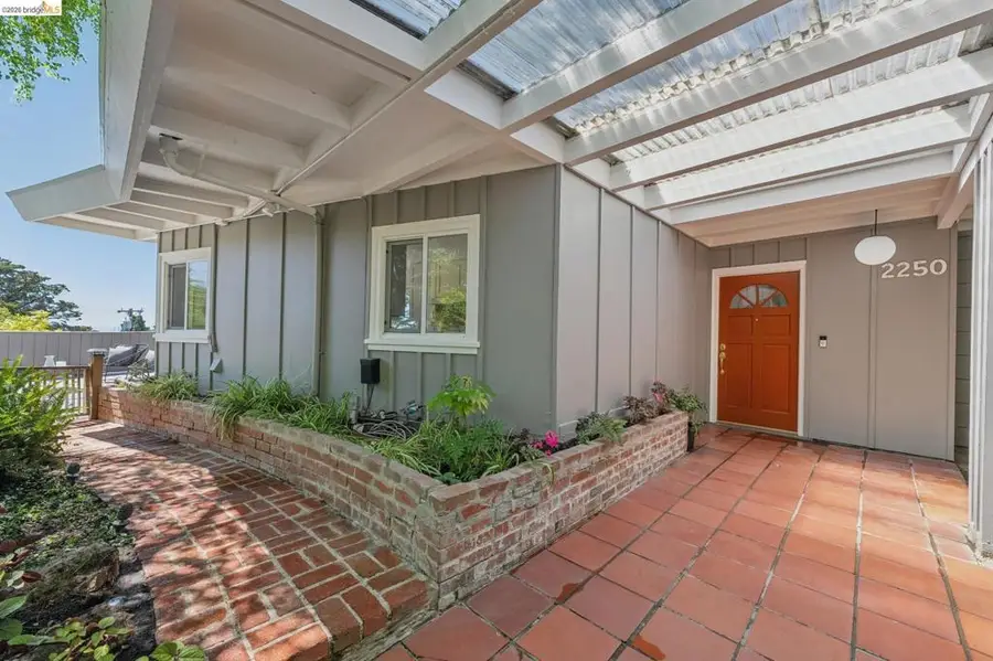 2250 Pelham Pl, Oakland, CA 94611 - #2