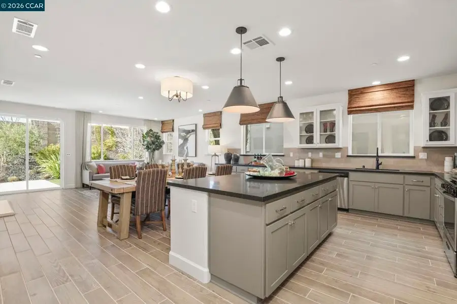511 Yarrow Dr, Fairfield, CA 94534 - #3