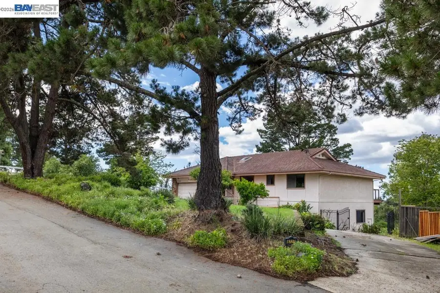 6727 Sunnyslope Ave, Castro Valley, CA 94552 - #3