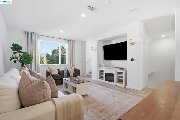 29741 Hansen, Hayward, CA 94544