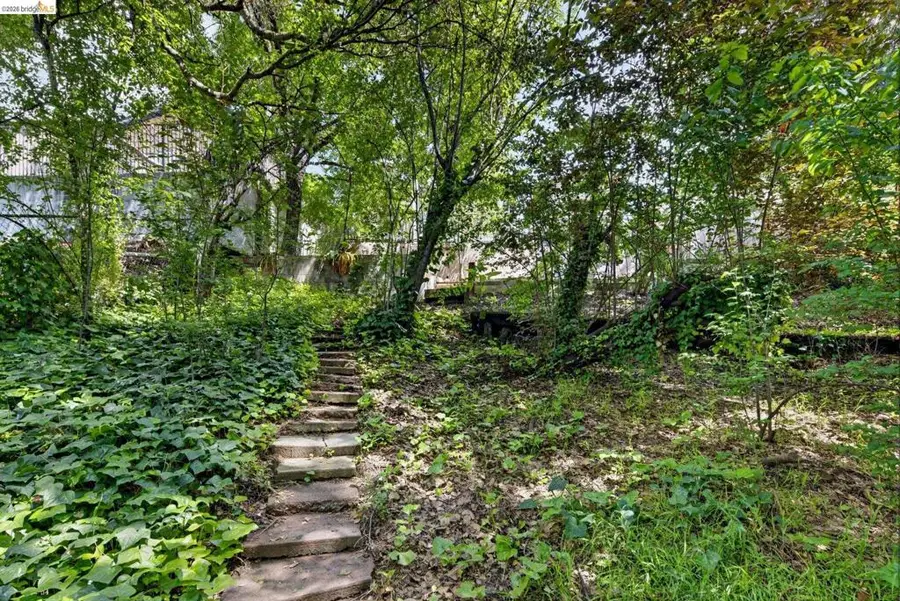 6301 Hillmont Drive, Oakland, CA 94605 - #3