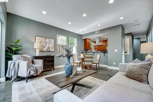 3038 E 18th St, Oakland, CA 94601