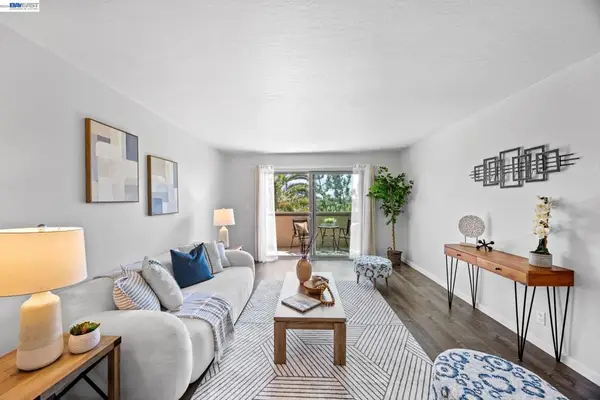 955 Shorepoint Ct #310, Alameda, CA 94501