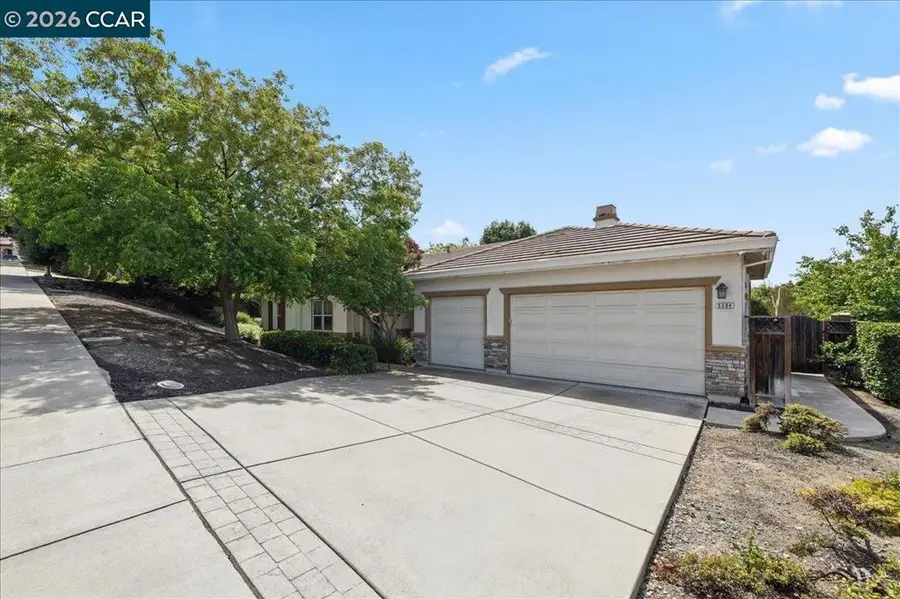 5204 Skyler Ct, Concord, CA 94521 - #2