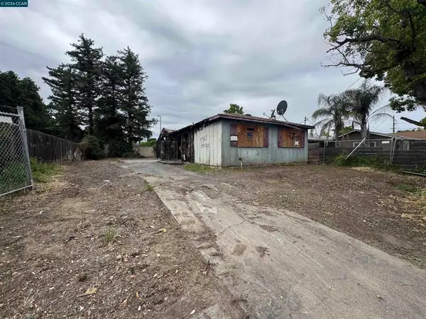 652 School St, Pittsburg, CA 94565