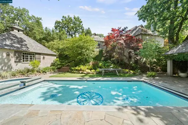 33 La Noria, Orinda, CA 94563