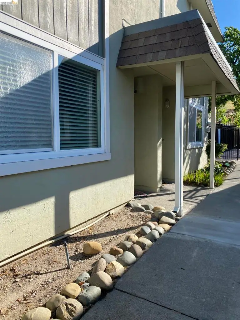 1378 Callen St #A, Vacaville, CA 95688 - #2