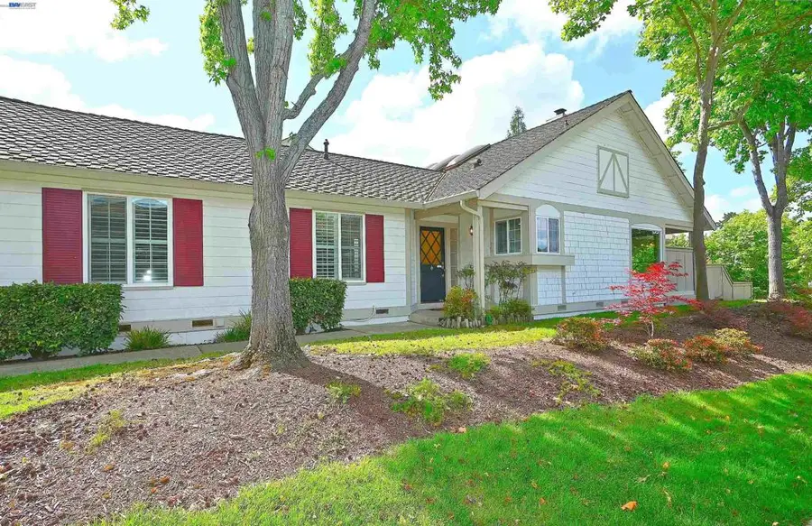 521 Silver Lake Dr, Danville, CA 94526 - #2