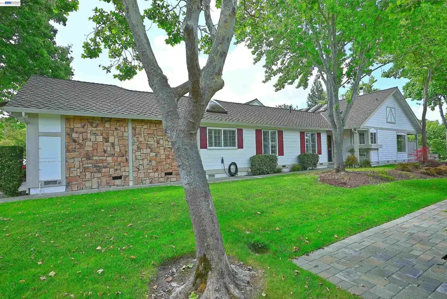 521 Silver Lake Dr, Danville, CA 94526 - #3