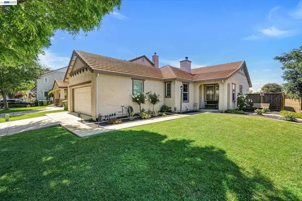 1021 Kennedy Pl, Tracy, CA 95377
