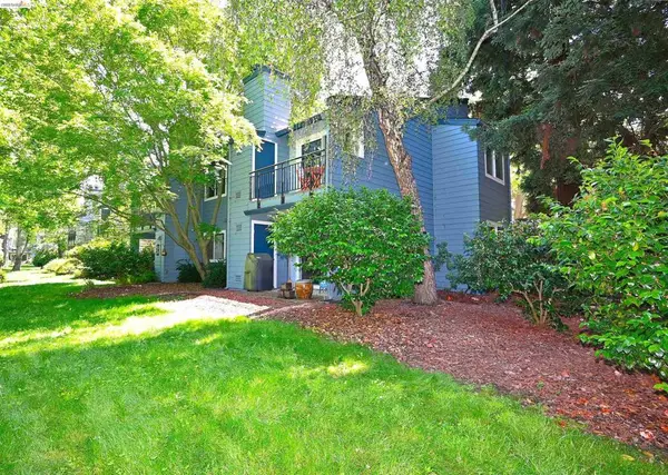 40 Emery Bay Dr, Emeryville, CA 94608