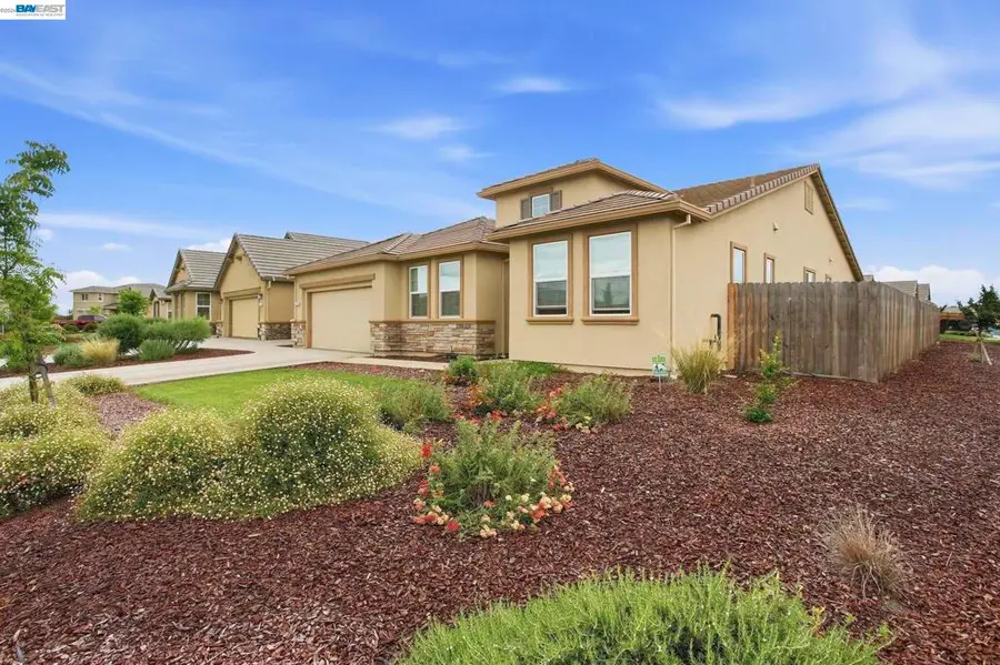 1798 St Croix Ct, Plumas Lake, CA 95961 - #2