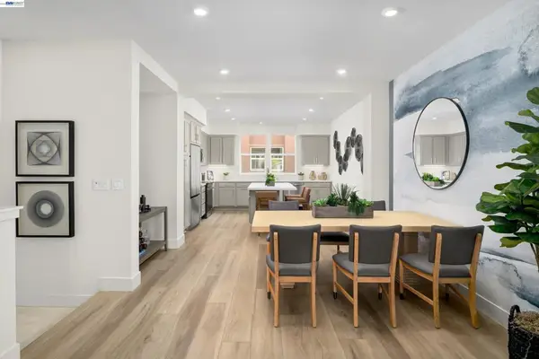 2011 Clement Avenue, Alameda, CA 94501