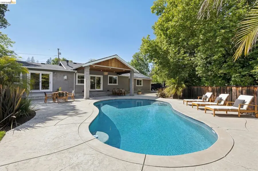 230 Valley Dr, Pleasant Hill, CA 94523 - #3