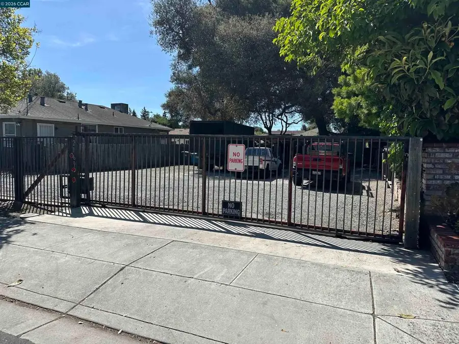 2169 Ralmar Ave, East Palo Alto, CA 94303 - #2