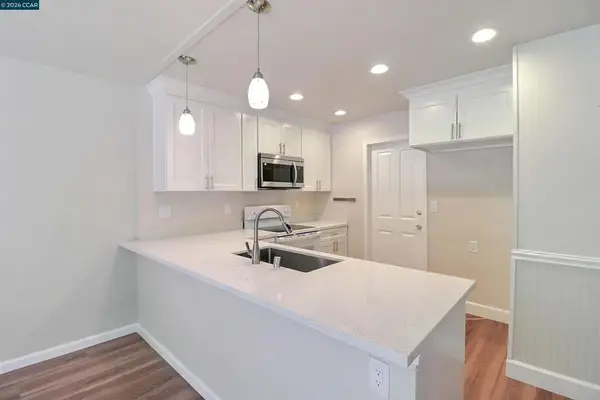 126 Woodview Ct, Martinez, CA 94553