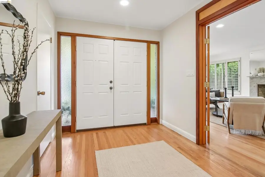 1 Woodcrest Cir, Oakland, CA 94602 - #3