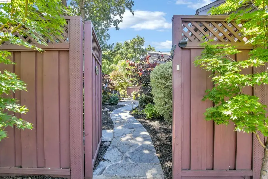 215 Charter Oak Circle, Walnut Creek, CA 94597 - #2