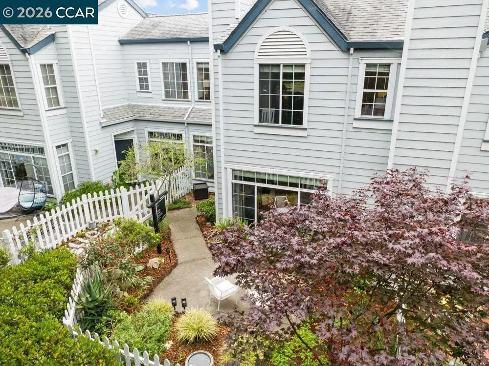 208 Commodore Dr, Richmond, CA 94804 - #1