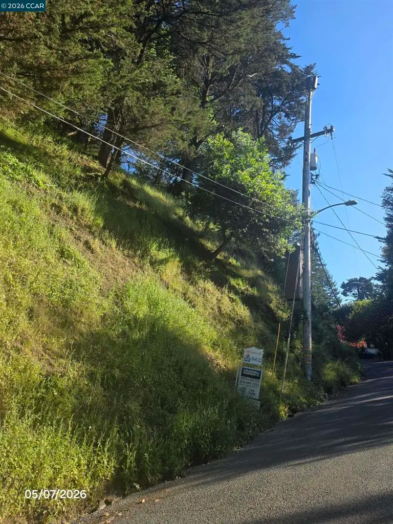 6386 Longcroft Dr, Oakland, CA 94603 - #3