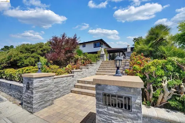 11550 Skyline Blvd, Oakland, CA 94619