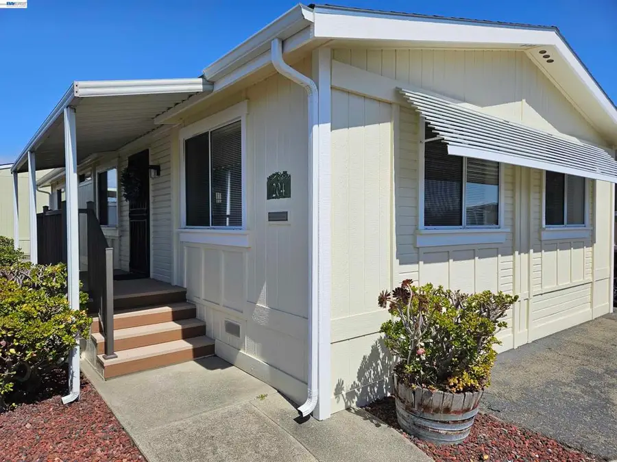 1200 W Winton Ave, Hayward, CA 94545 - #2