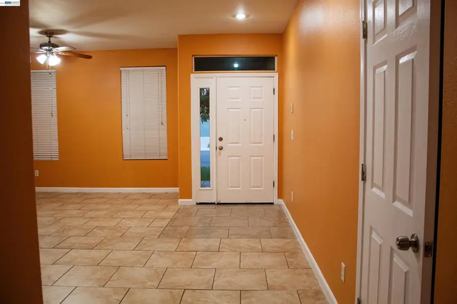 10409 Pebble Run Ln, Stockton, CA 95209 - #2