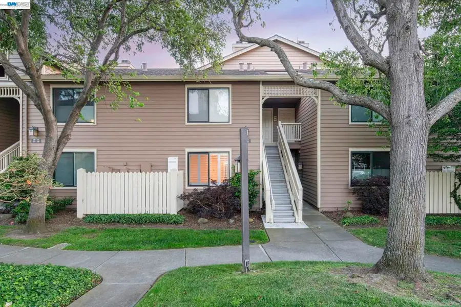 197 Lakeshore Ct, Richmond, CA 94804 - #3
