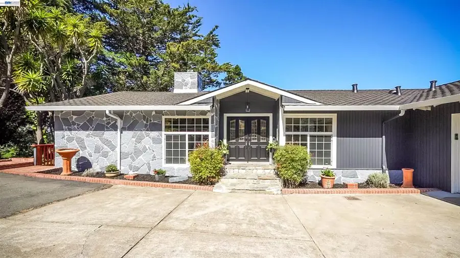 11165 Lochard St, Oakland, CA 94605 - #2