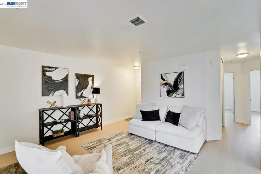 2709 Oak Rd #G, Walnut Creek, CA 94597 - #3