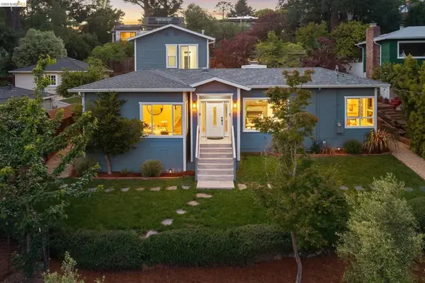 6935 Chambers Dr, Oakland, CA 94611