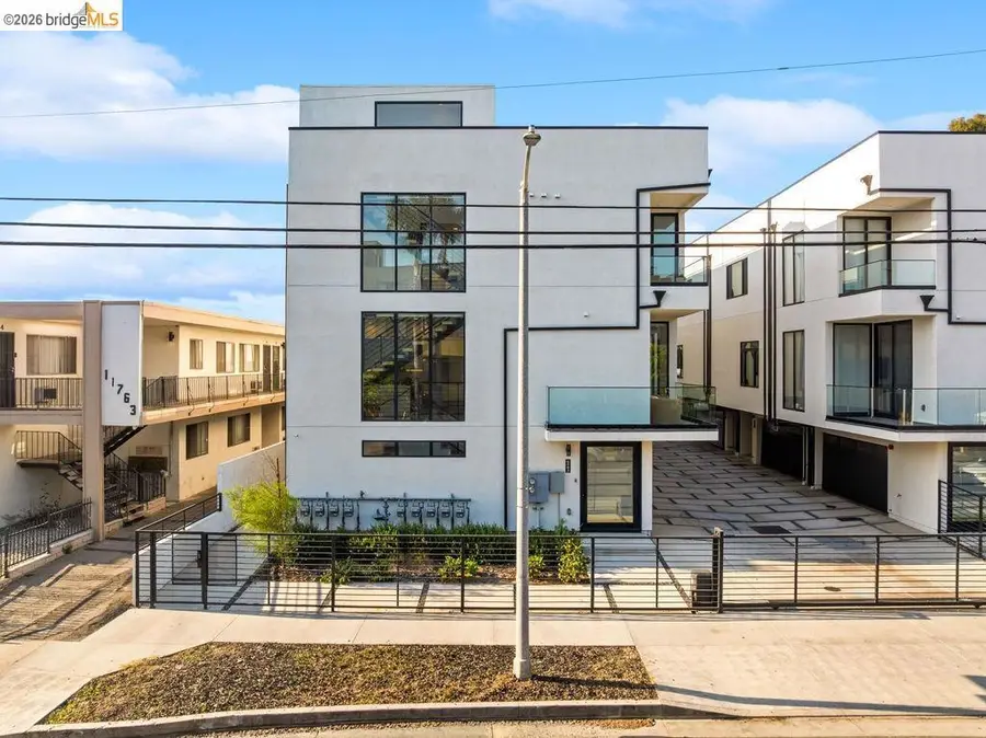 6503 N Contour Ln, North Hollywood, CA 91606 - #2