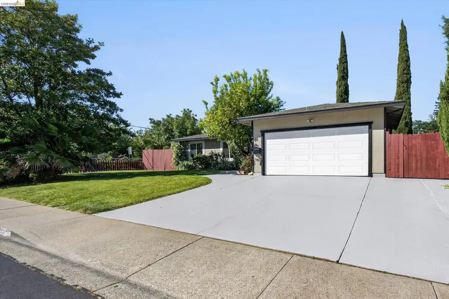 901 Helix Dr, Concord, CA 94518 - #3