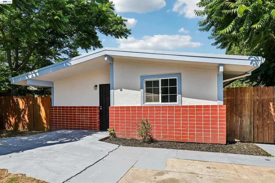 3909 Dry Creek Rd, Sacramento, CA 95838 - #2