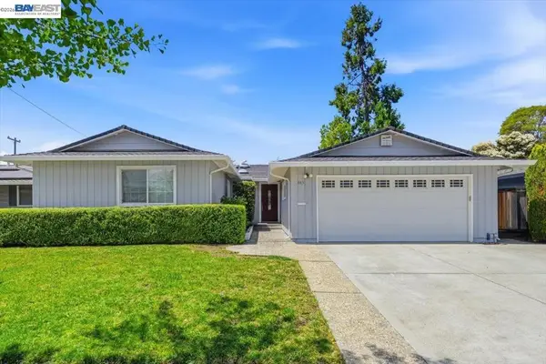 845 Cottonwood Dr, Cupertino, CA 95014