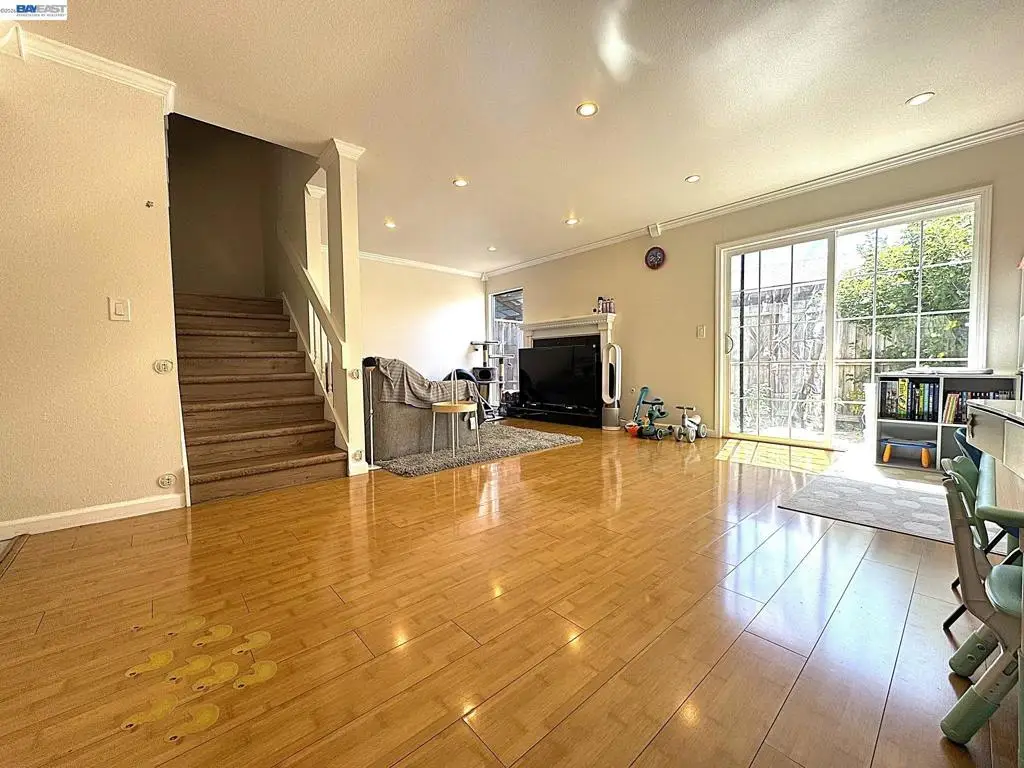 19901 Forest Ave, Castro Valley, CA 94546 - #1