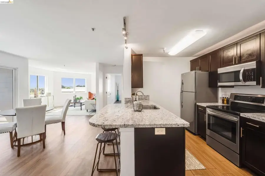 6400 Christie Ave #3212, Emeryville, CA 94608 - #3