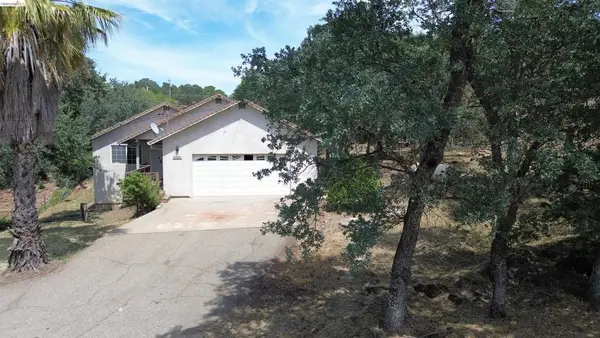 3885 Bartelink Dr, Valley Springs, CA 95252
