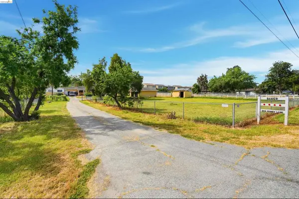 209 Honey Ln, Oakley, CA 94561