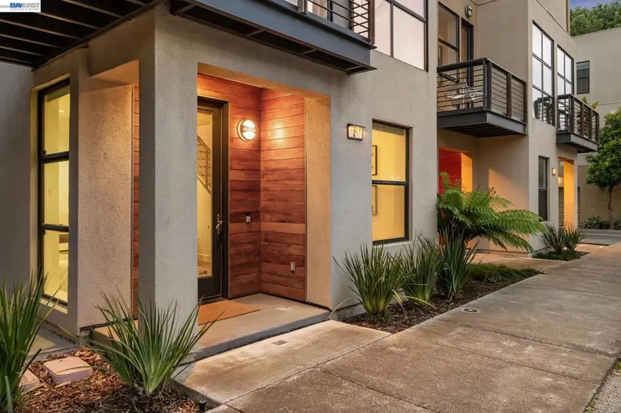 1217 67th St, Oakland, CA 94608 - #2