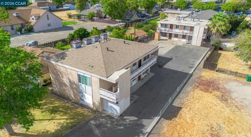 218 W K St, Los Banos, CA 93635 - #1