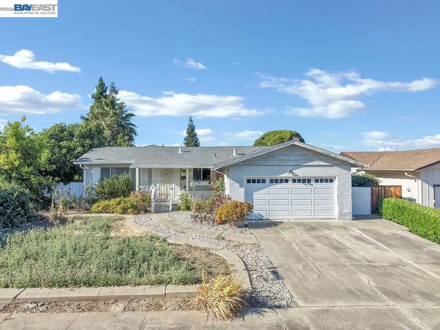 1124 Monterey Dr, Antioch, CA 94509 - #3