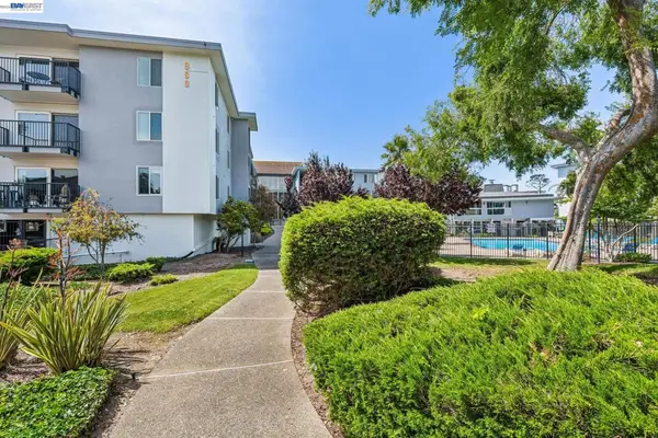 960 Shorepoint Ct #120, Alameda, CA 94501